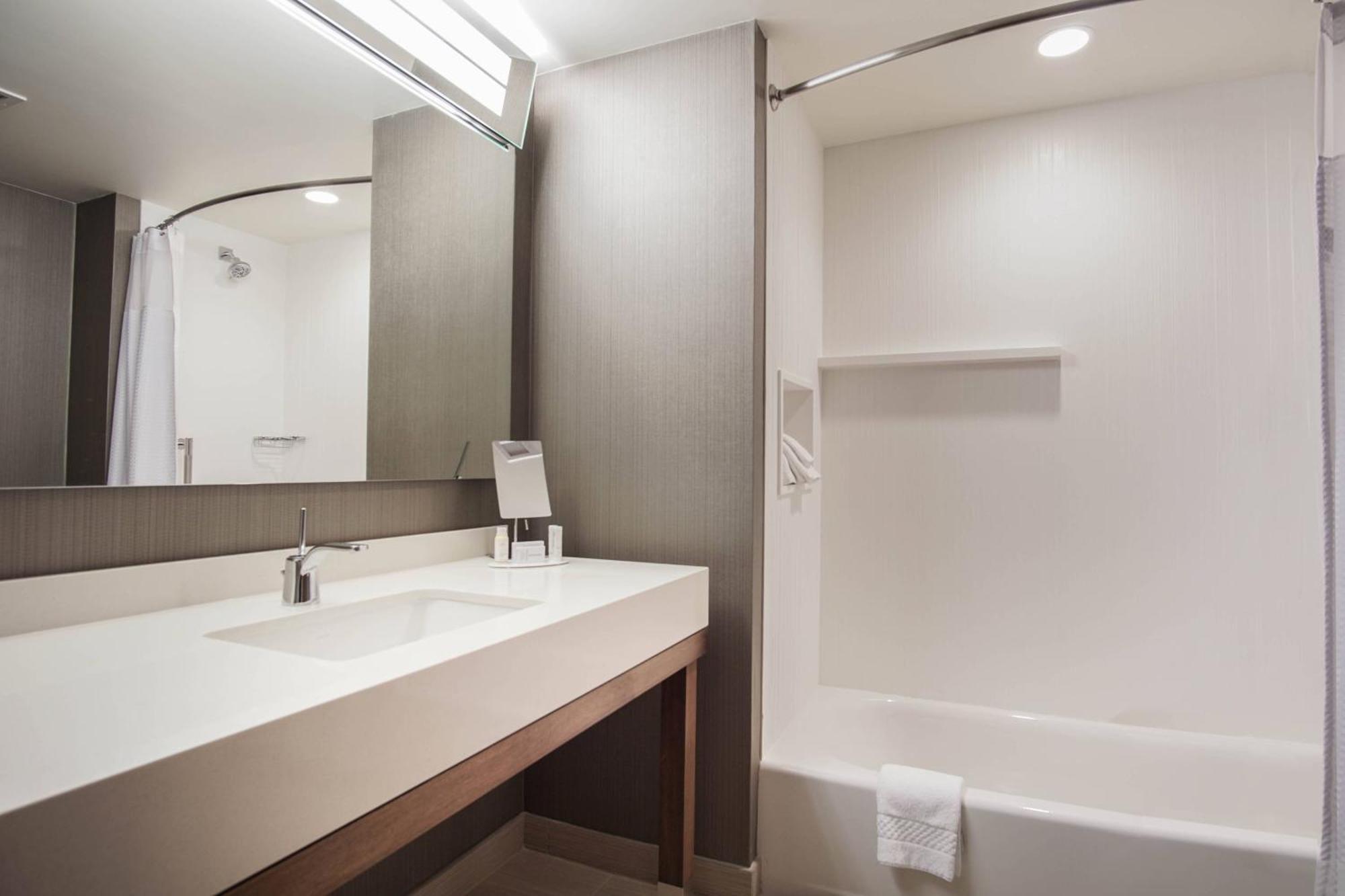 Hotel Courtyard By Marriott Lenox Berkshires Esterno foto
